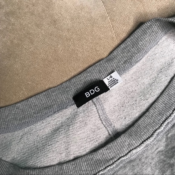 🦋Urban Outfitters BDG Crewneck Sweatshirt - Picture 2 of 2